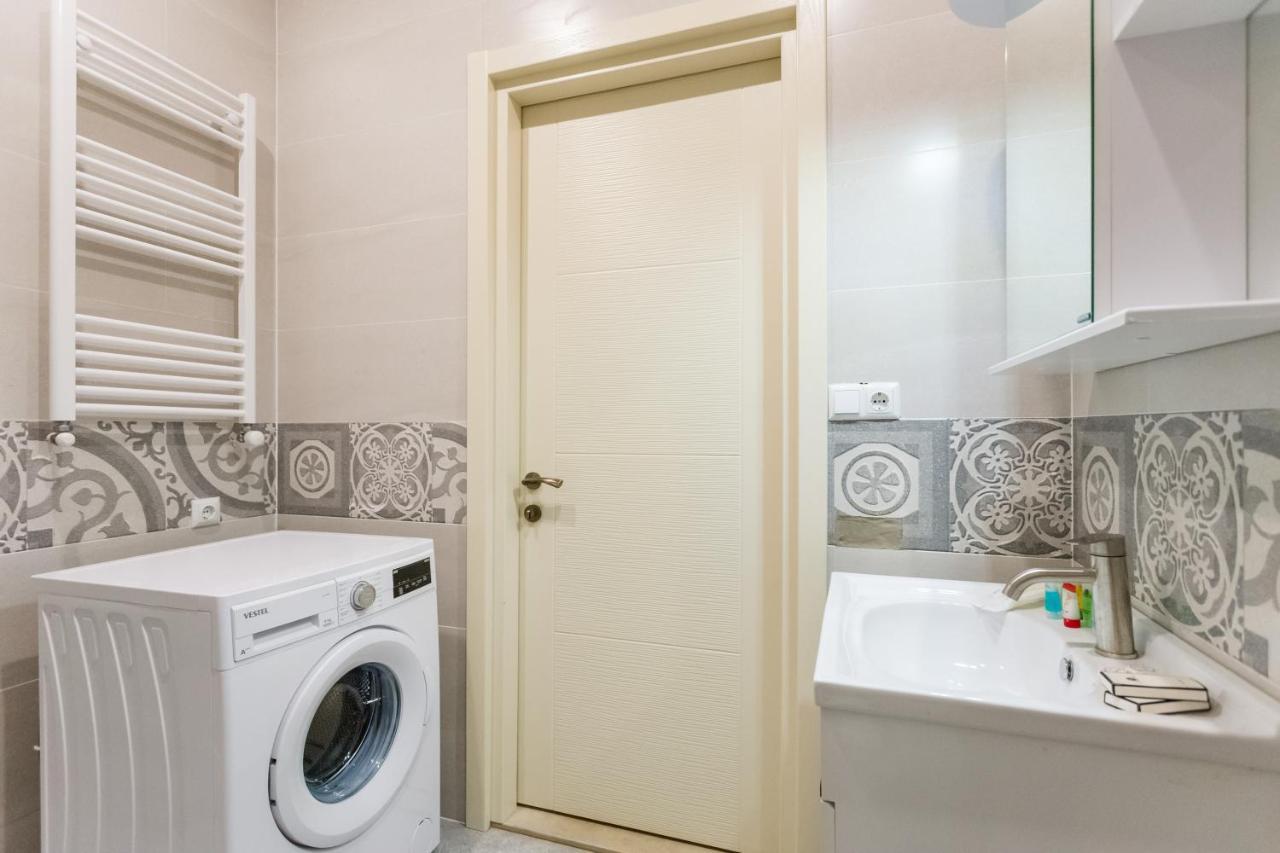 Apartment In The City Centre Ll Tbilisi Eksteriør bilde